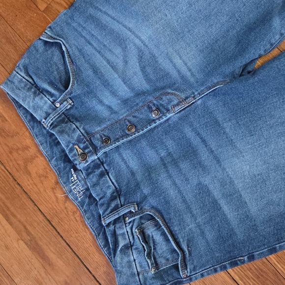 Ladies Jeans - Picture 2 of 5